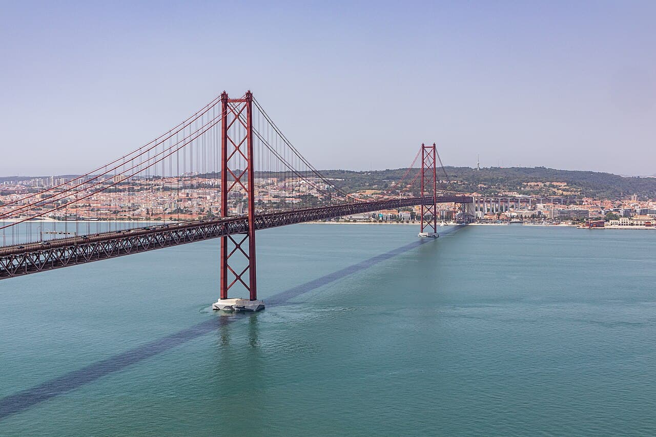 Sirena — 2-night Lisbon & 7-night Vineyards & Vistas