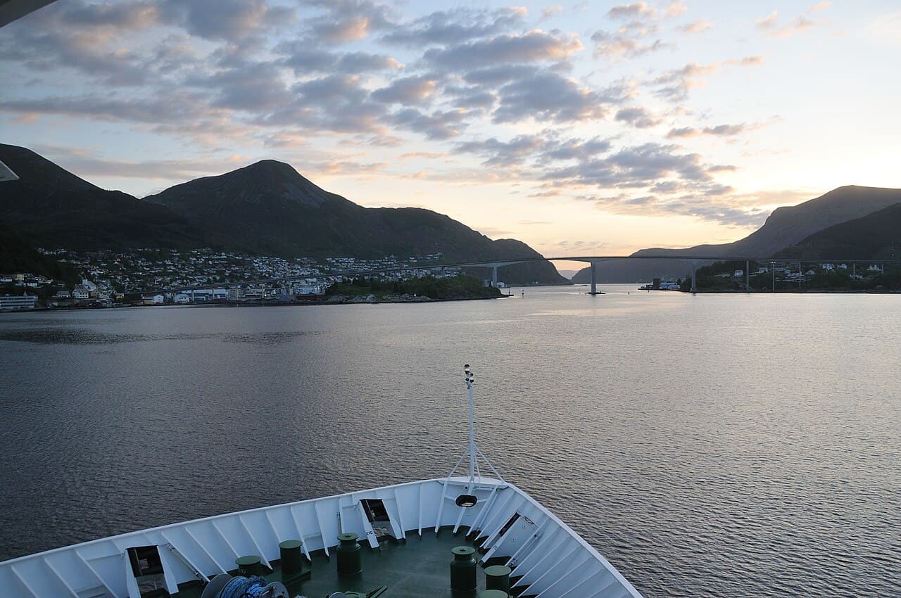 MS Richard With — Departing Flåm - Voss - Bergen - Bergen