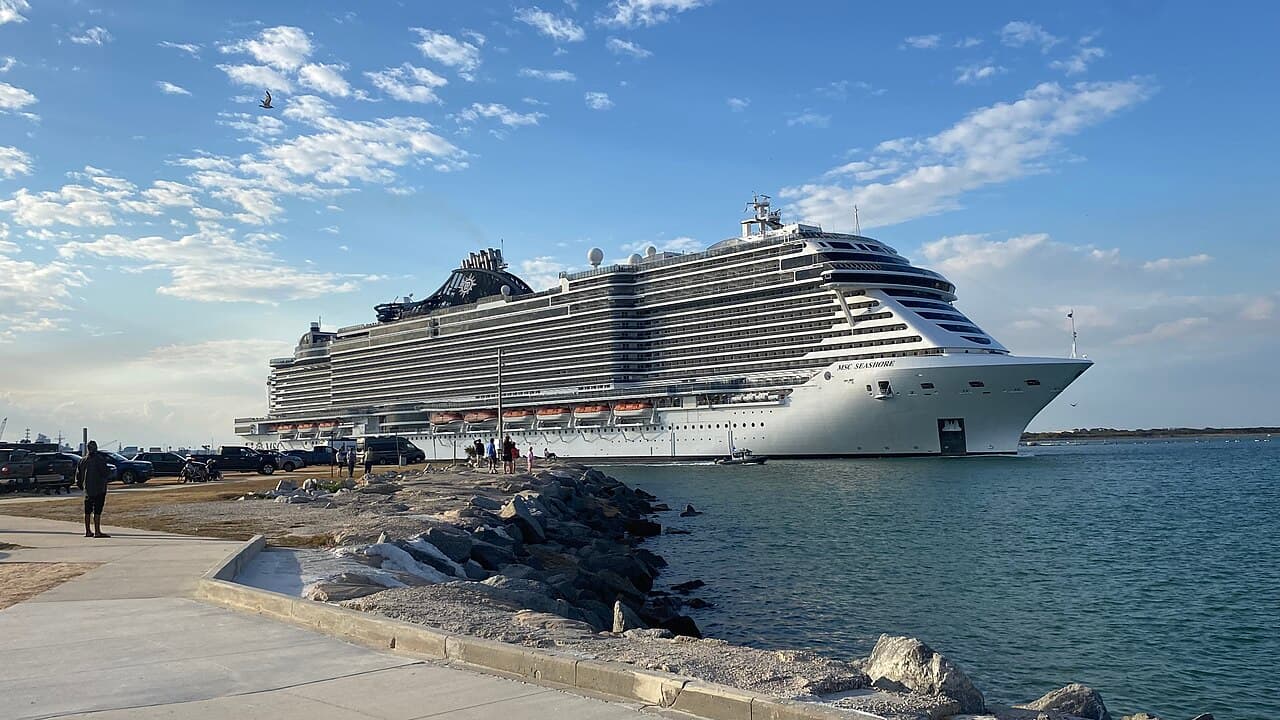 Caribbean Princess — 4-night Orlando & 7-night Bahamas, Princess Cays & Caribbean