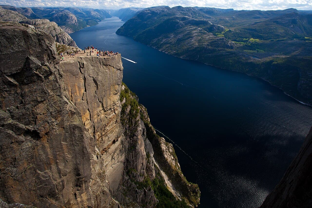 Ambience — Norway's Land of the Northern Lights