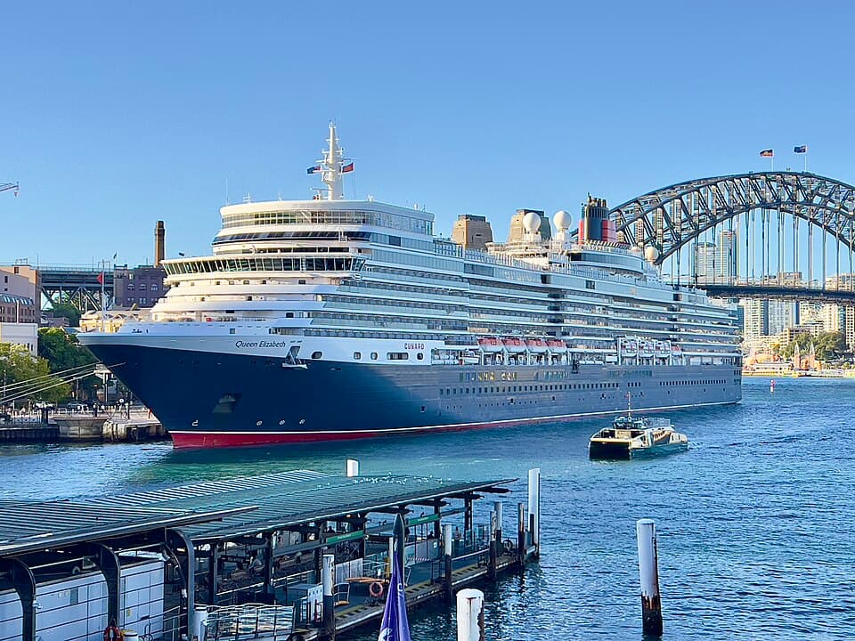 Queen Elizabeth cruise line