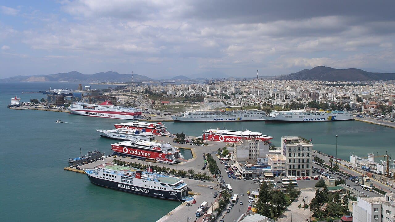 Piraeus cruise port